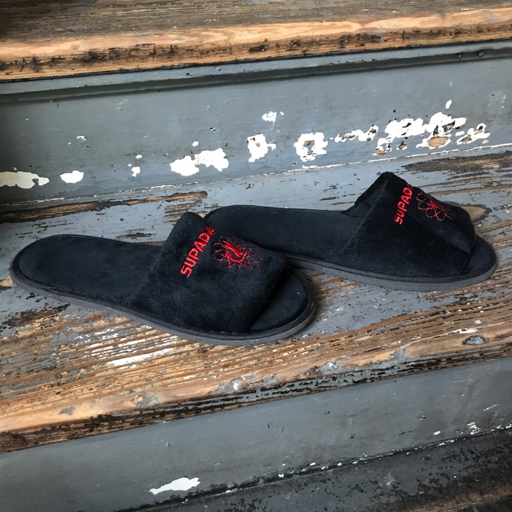 Supadance black slide on slippers.